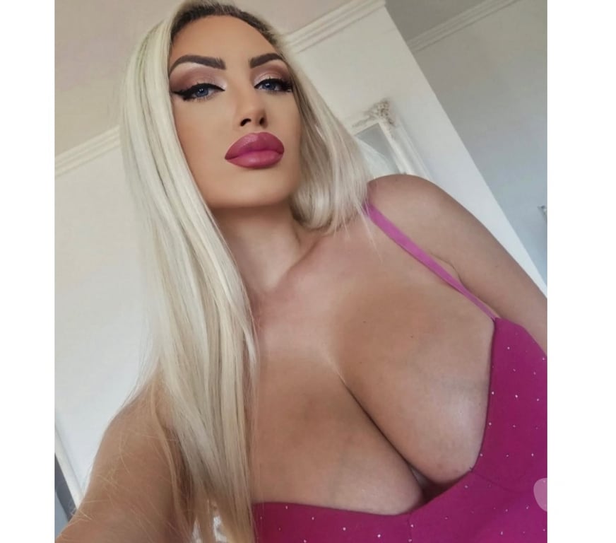 Escorts South East London Bromley - Photos for 🅷🅾🆃 🅱🅻🅾🅽🅳🅴PARTY 24H✅