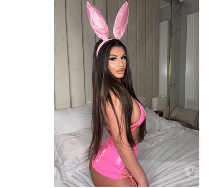  Escorts High Wycombe Buckinghamshire - Photos for CASANDRA my services are on another level hot brunette