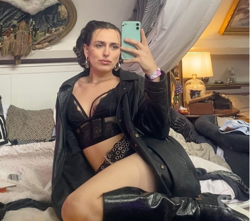 Trans Escorts East London East India - East London - Photos for Experienced Girlfriend Born and Bred Londoner