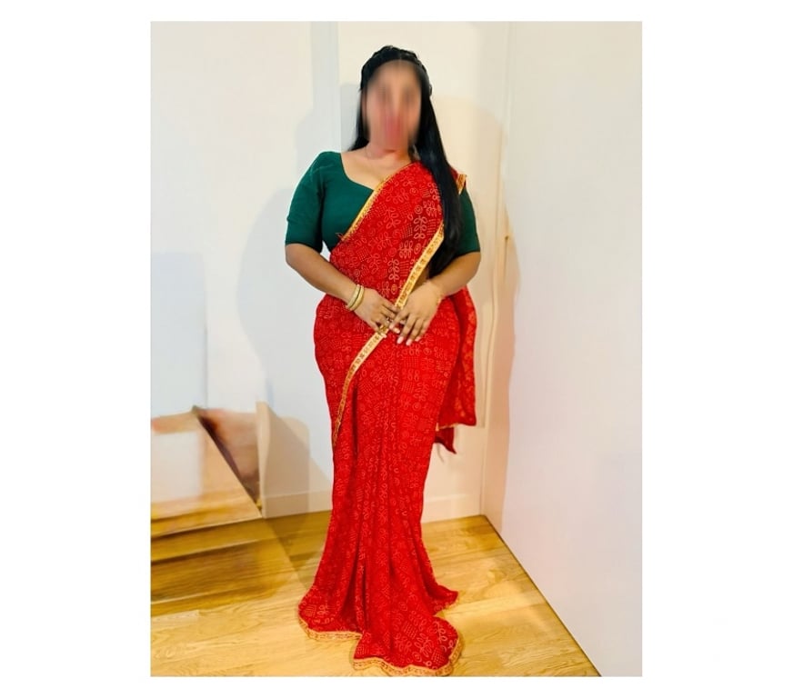 Escorts East London Barking Station - East London - Photos for ELAKKIYA chubby south indian tamil girl in Barking
