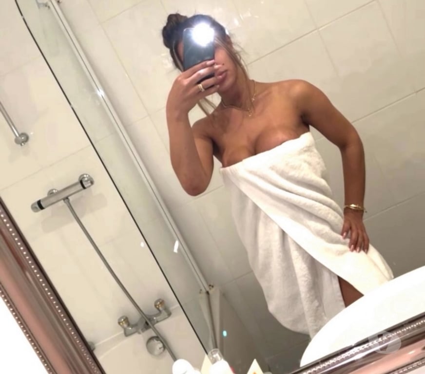 Trans Escorts Reading Reading Town Centre - Reading - Photos for Bella Big bum And big y boobs Brazilian hot 🔥