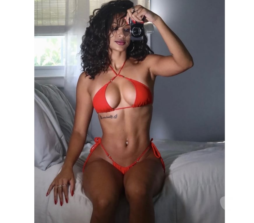 Escorts Buckinghamshire Milton Keynes - Photos for Rosalia 🇧🇷🍒 100% real party brunette