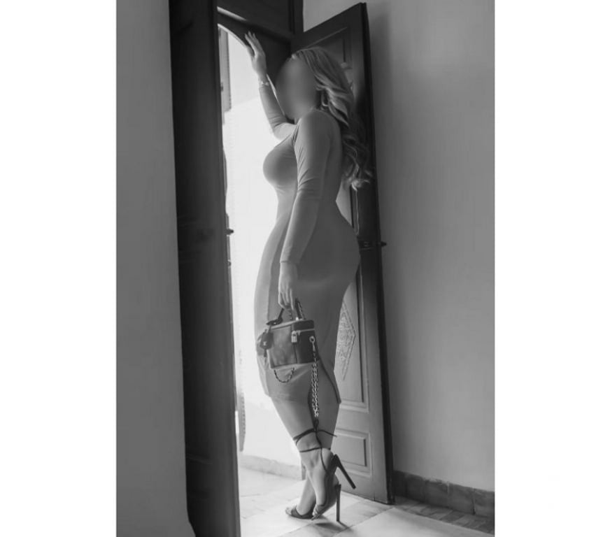 Escorts West Yorkshire Leeds - Photos for 🇬🇧 ENGLISH HALLIE IN LS10 🇬🇧 CURVY STUNNER 🌸