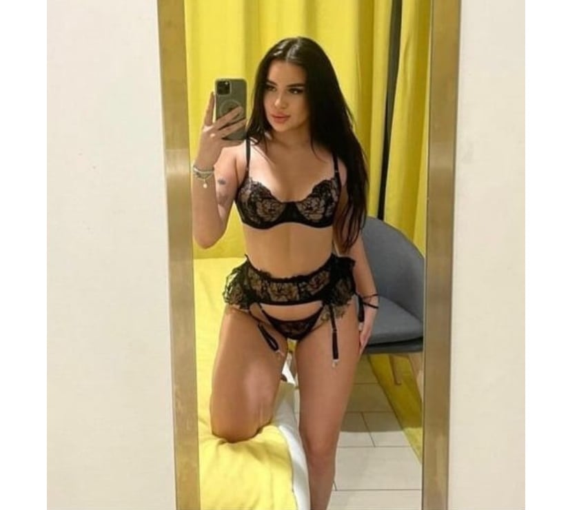 Escorts West Yorkshire Kirklees - Photos for Diana😘Curvy Body💯Hot and Horny🔞Call Me Now