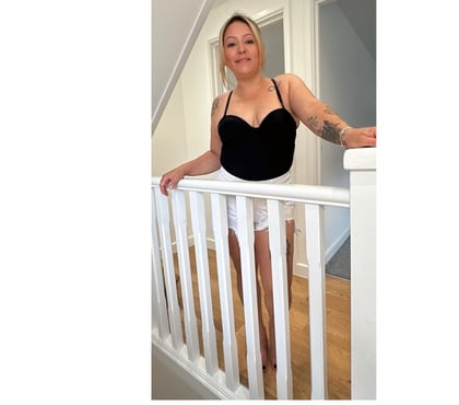 Escorts Northwood Hills Station Hillingdon - Photos for Maya Sweet party girl !