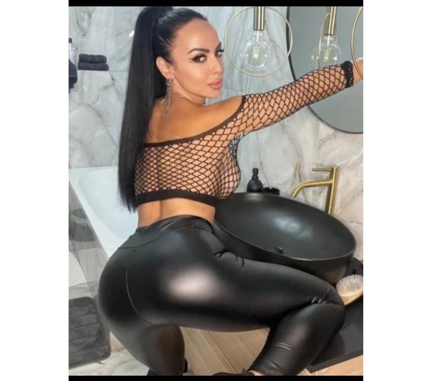 Escorts Hertfordshire Welwyn Hatfield - Photos for Jessy 🥵 hot brunette party just OUTCALL