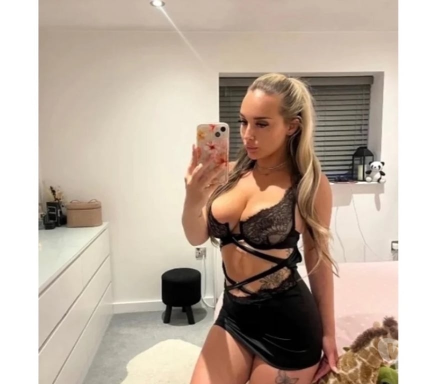 Escorts West London Hounslow - Photos for Sweet Brazilian Honey💦🤤🍯-New IN TOWN😈
