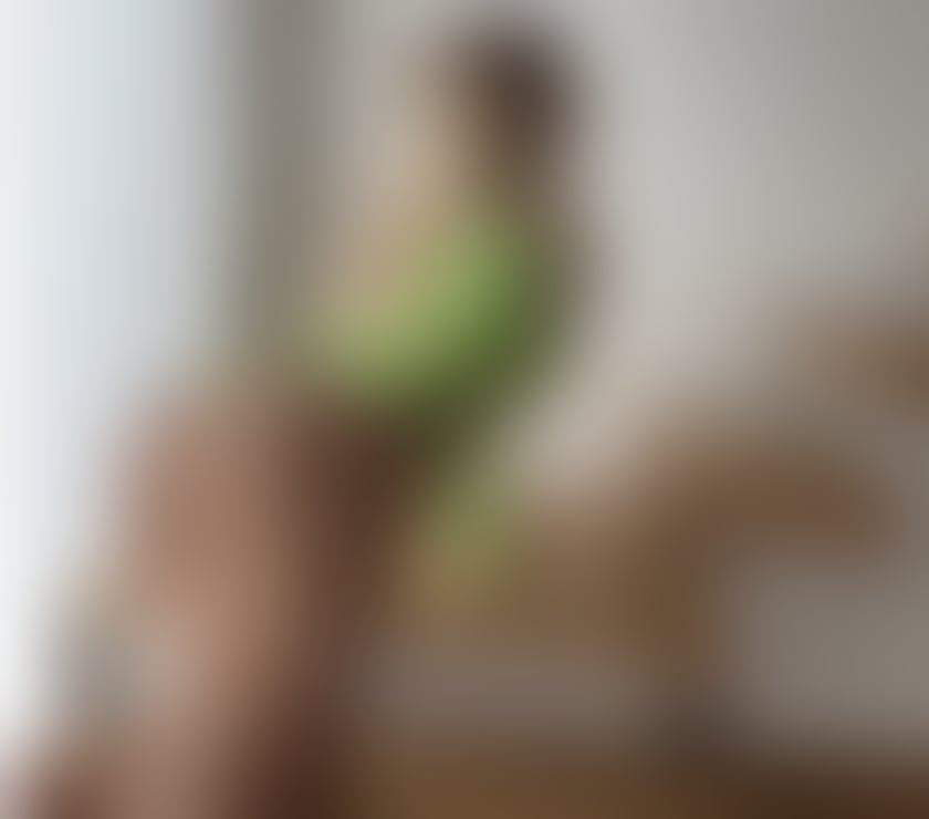  Escorts & Erotic Massage Eastbourne Town Centre Eastbourne - Photos for Suzi new girl in town