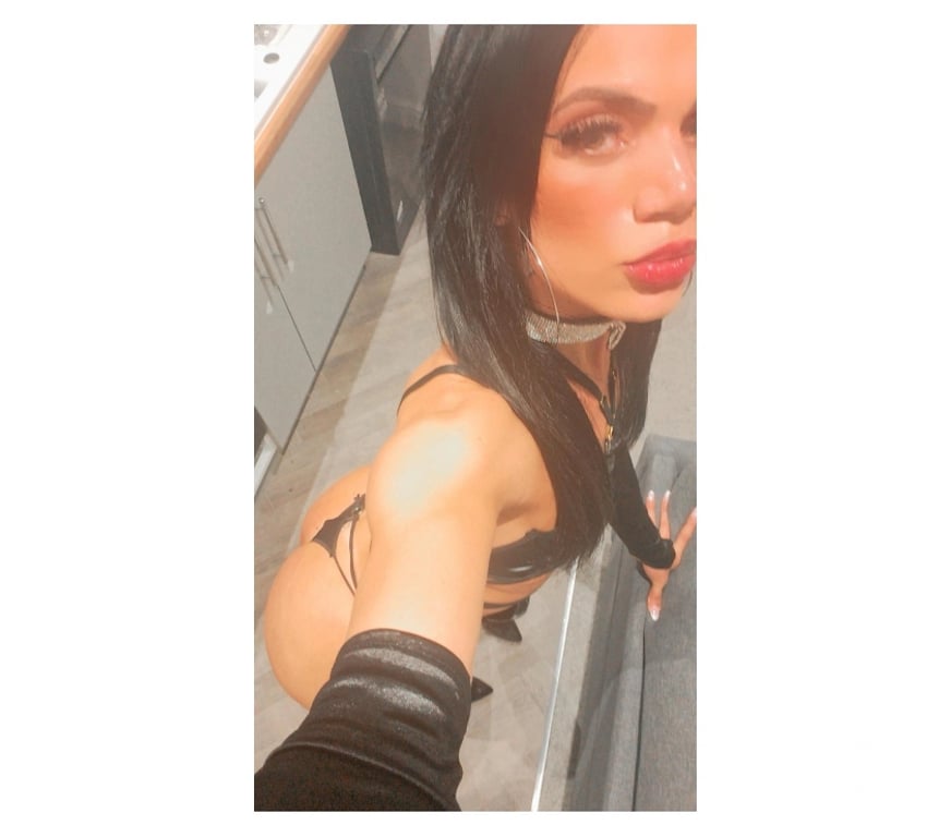 Trans Escorts Wiltshire Swindon - Photos for New girl Nicolly Bahls XxL๐ง๐ท๐ฅ๐