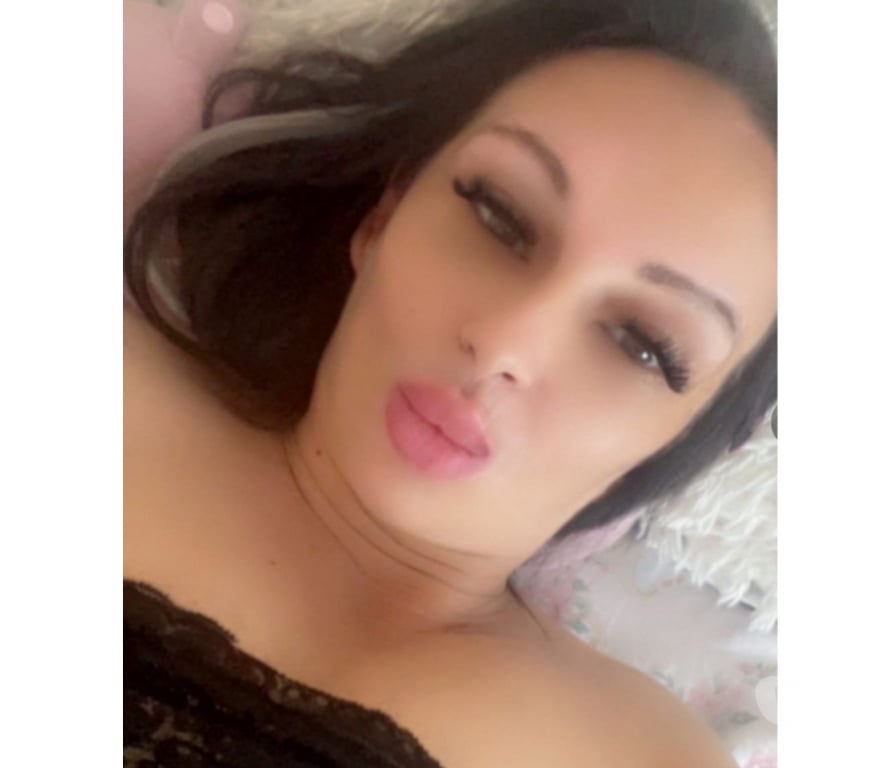 Escorts Merseyside Liverpool - Photos for Elegance and good taste in every refined company encounter