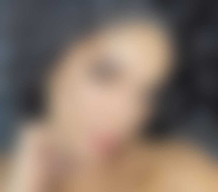 Brazilian brunette sexy body real honey eyes 🇧🇷🔥