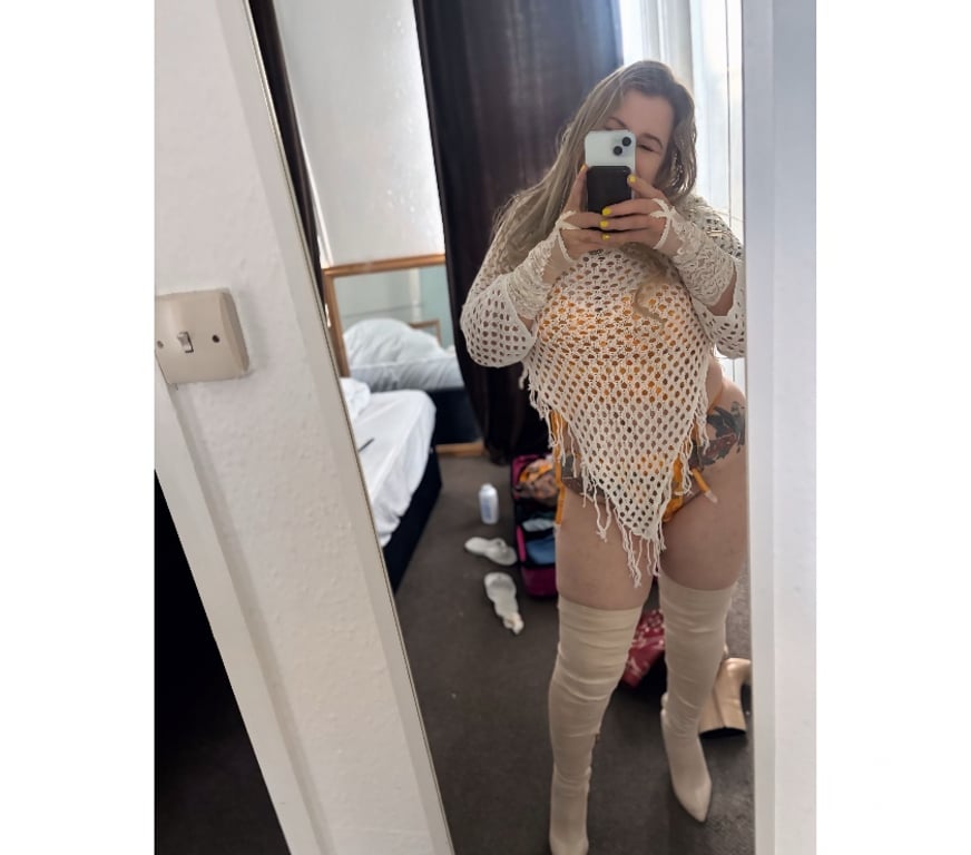 Escorts South East London East Croydon (Tramlink) Station - South East London - Photos for The Naughty Girl is in Croidon