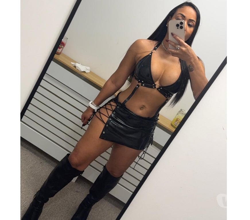 Escorts West London Acton - West London - Photos for Mel 🇧🇷 Queen of the Party in Acton 🎉