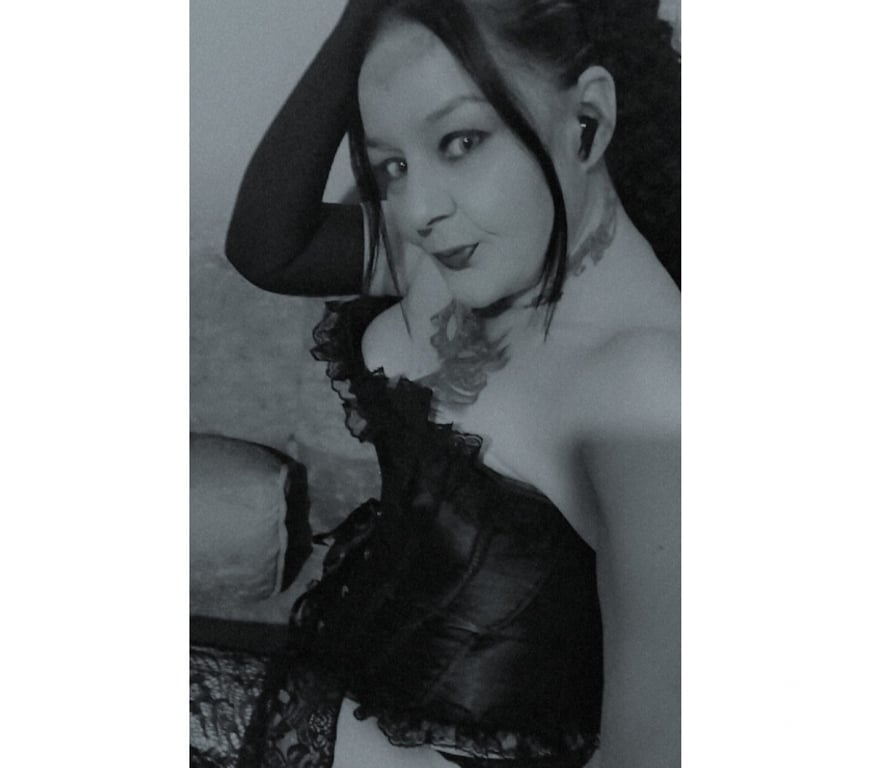 Escorts West Midlands Birmingham - Photos for Horny MILF! Switch Dom or Sub (OWO INCLUDED)