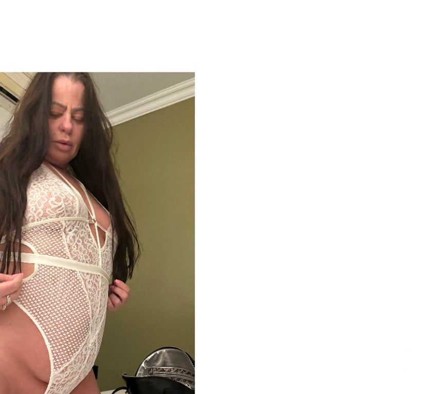 Escorts Nottinghamshire Nottingham - Photos for Curveyhot English brunette