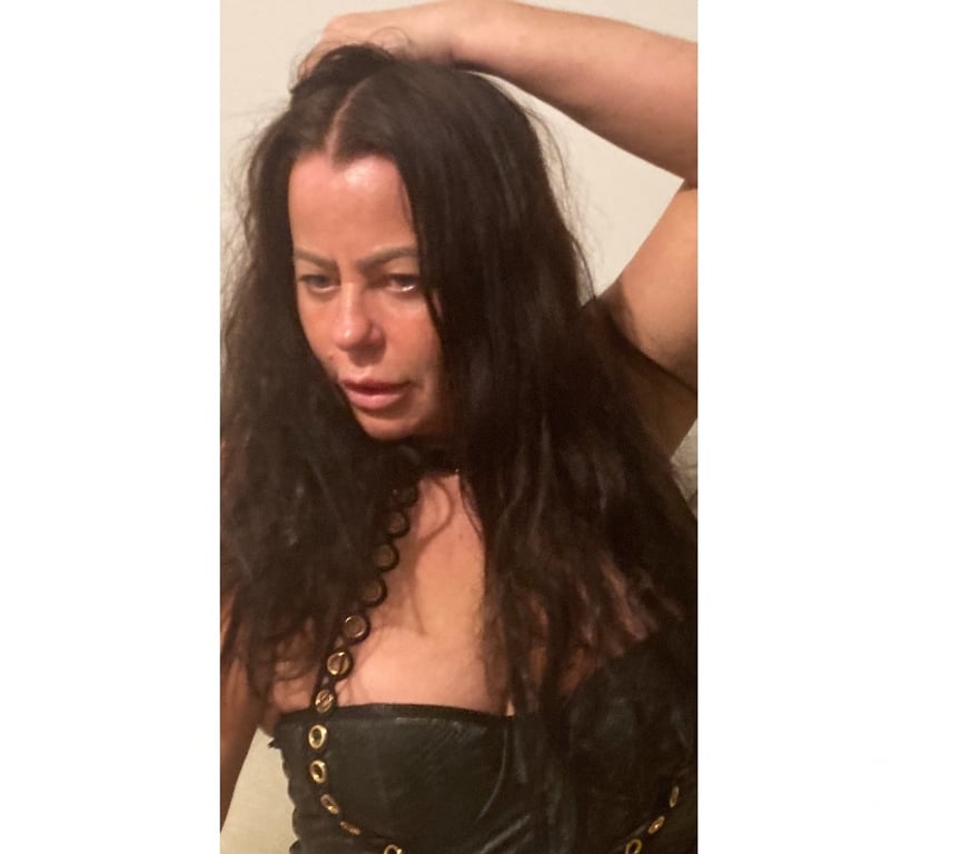 Escorts Nottinghamshire Nottingham - Photos for Curveyhot English brunette