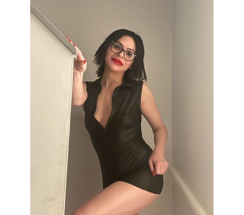 Escorts North West London Hendon Central - North West London - Photos for Hello back in area amira