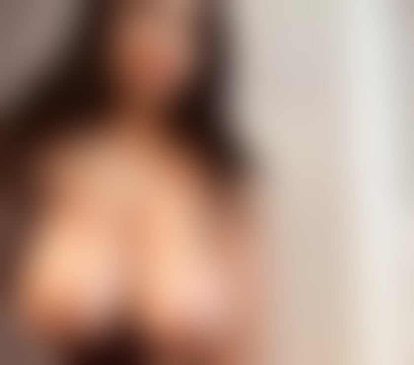 Escorts West Yorkshire Calderdale - Photos for Cristina just arrived 🍑 try the best girl 👌 hot 🥂