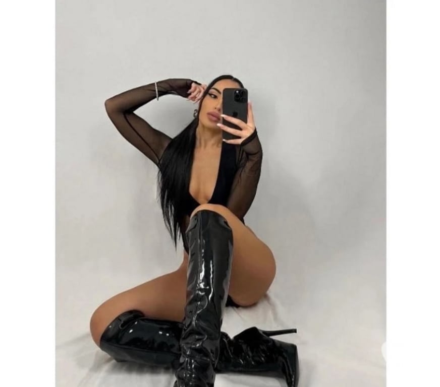 Escorts Norfolk Norwich - Photos for HELEN TOYS PARTY GIRL
