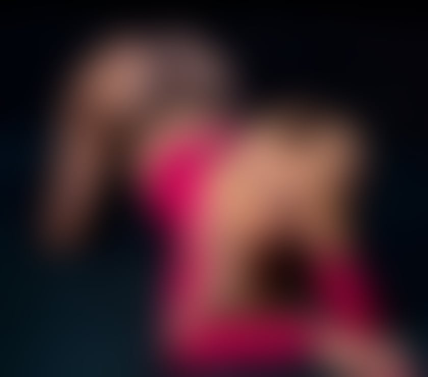 PARTY GIRL STUNNING BEAUTY BLONDIE NO RUSH
