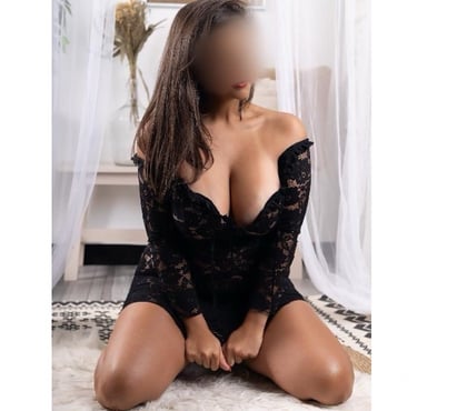 Escorts Croydon Town Centre Croydon - Photos for MATURE BRAZILIAN ARTY 🇧🇷🍾🥂🎊