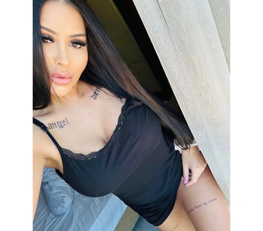 Escorts Hampshire Rushmoor - Photos for 🍒Kelly🆕 in town 🪩 🔝HOTTEST🔝SLIM🔞Party📌