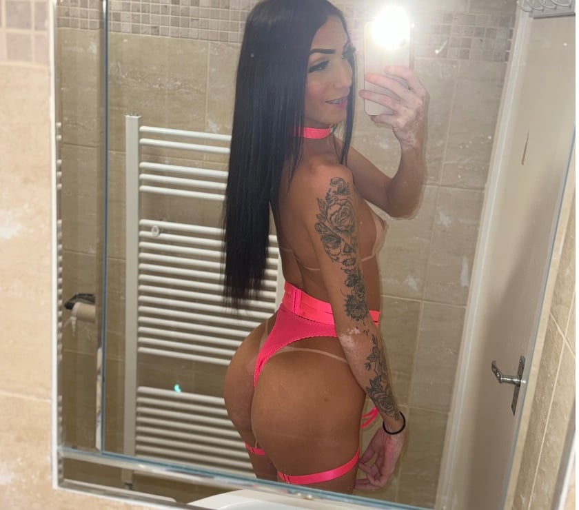 Escorts Wiltshire Swindon - Photos for Topmodel Victoria brazilian Ts🇧🇷🤩