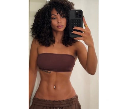 Photos for Rosalia 🇧🇷🍒 100% real party brunette