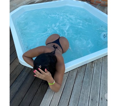 Photos for Black girl with a big ass, first time in the city.🔥