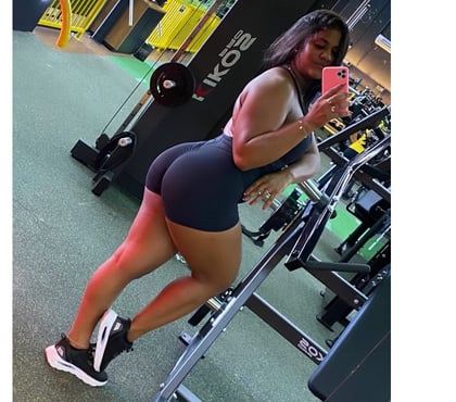 Photos for Black girl with a big ass, first time in the city.🔥