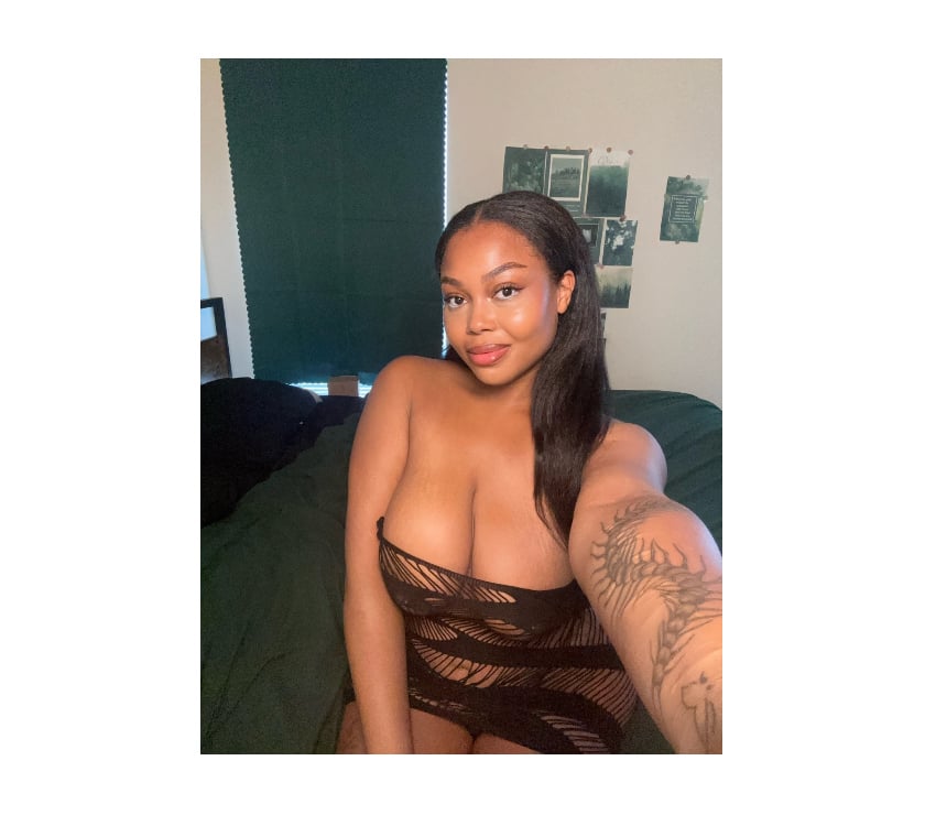 Escort Oxford City Centre Oxford - Photos for JULIA 🍑 NEW PARTY GIRL IN TOWN 🍾