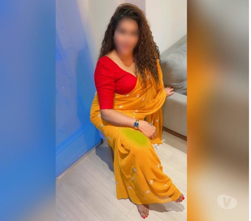 Escorts East London Redbridge - Photos for Thenmozhi Tamil Indian girl new in Ilford