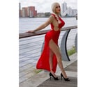 SARAH XXL BUM IN Canary Wharf