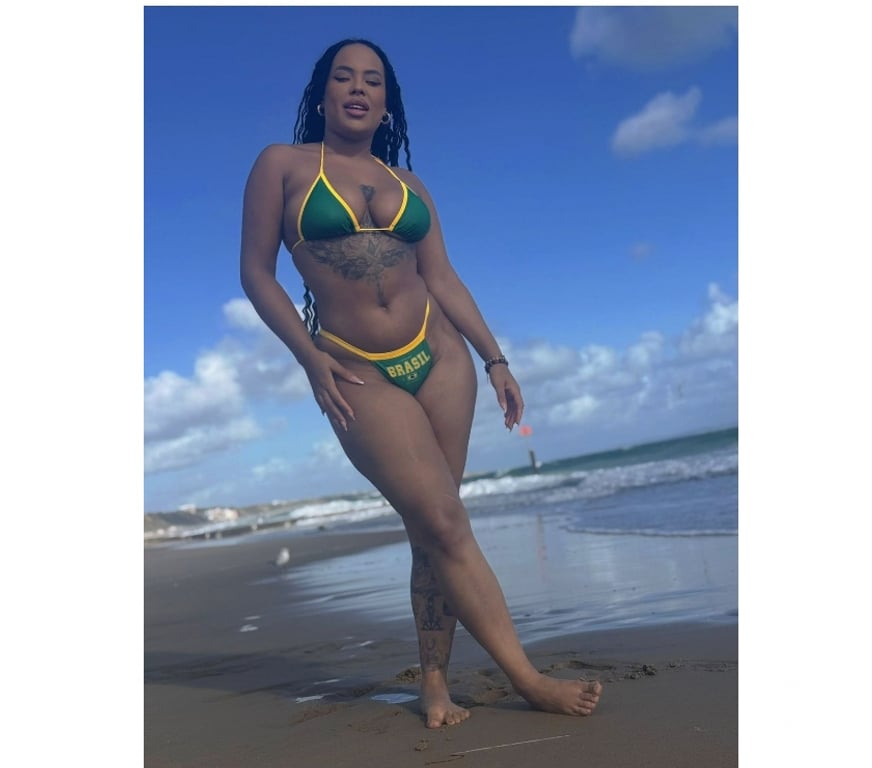 Escorts South Yorkshire Sheffield - Photos for Sultry Sophistication🔥 – Only for You, from Brazil🌹
