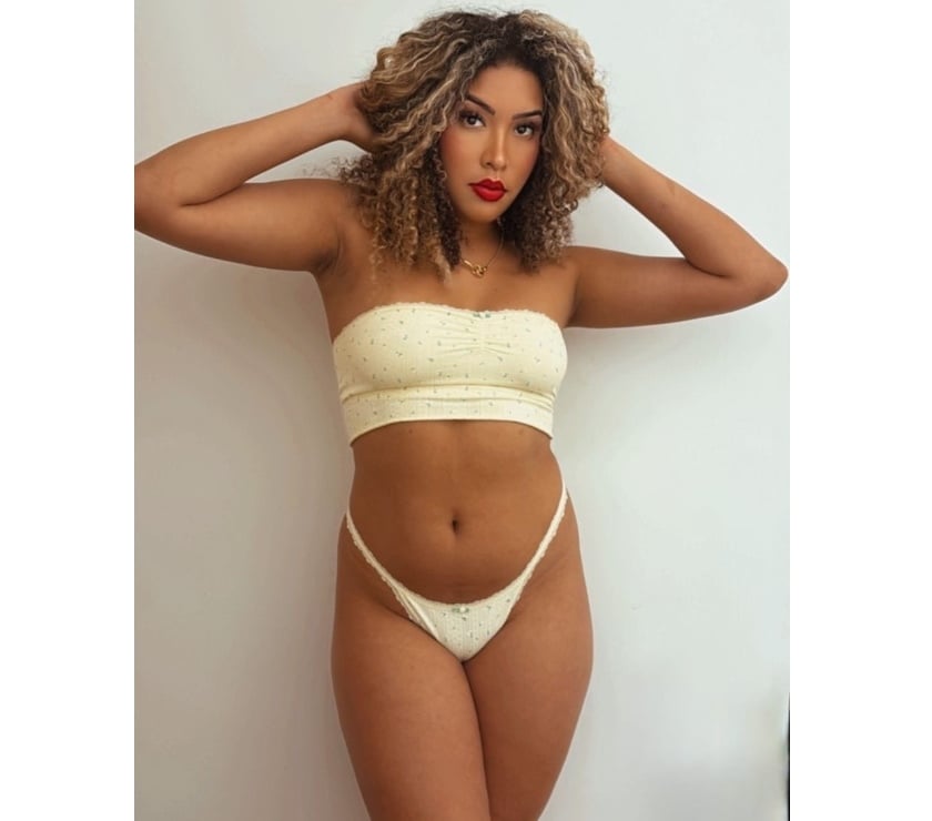 Photos for 100% real tanned skin š¤¤