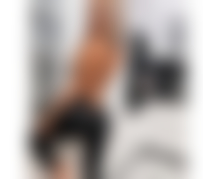 Escorts Cornwall Truro - Cornwall - Photos for Luxury Party Girl Back