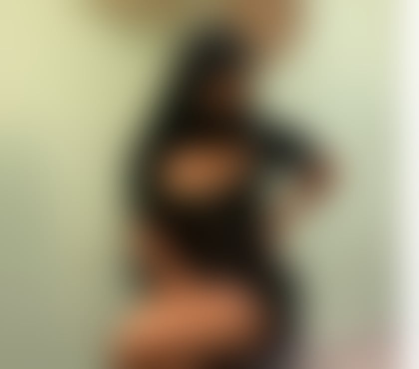 Curvy ebony 🍑party girl 😉cim👌🏽OWO 😉💦