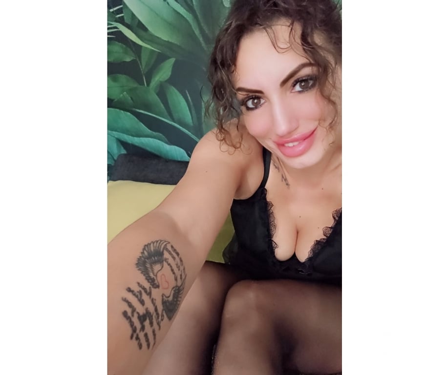 Escorts West Midlands Birmingham - Photos for 🥰Elly here just for 2days best services💣