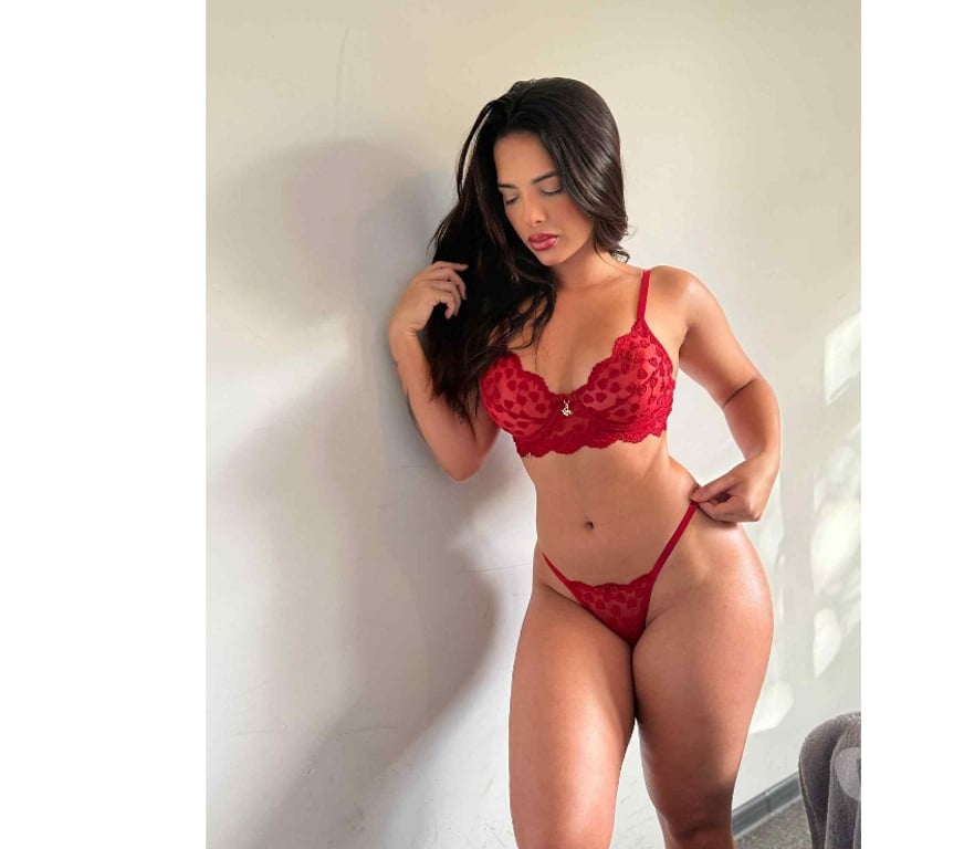 Escorts Buckinghamshire Milton Keynes - Photos for Luana new gym girl in town. Real pics!