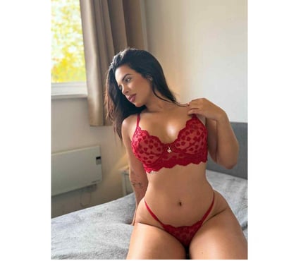 Photos for Luana new gym girl in town. Real pics!