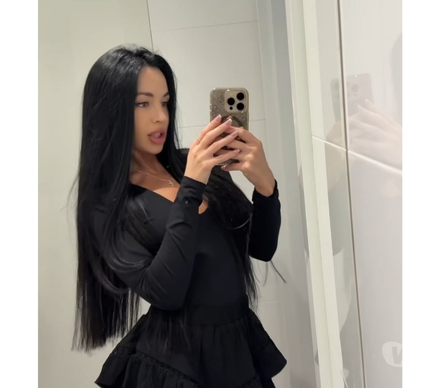 Escorts East London London City Airport - DLR Station - East London - Photos for Hot girl party call me