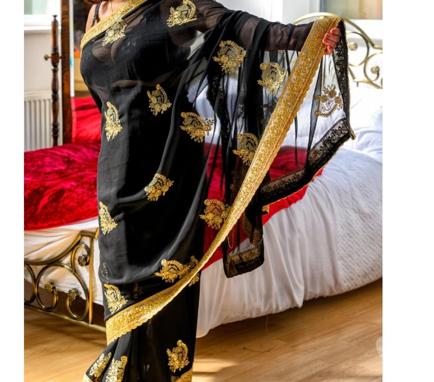 Escorts Slough Farnham Royal - Slough - Photos for Indian mahi mantra