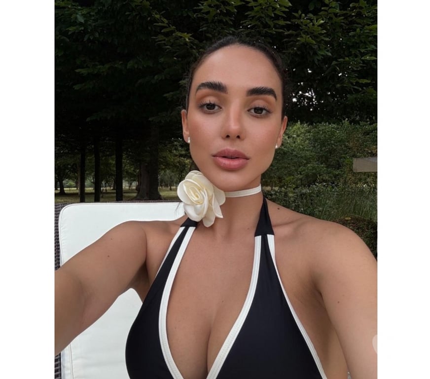 Escorts Glasgow Glasgow City Centre - Glasgow - Photos for Georgina — The Elegant Distraction For You ✨