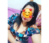 Priya south indian tamil girl in ilford- redbridge.