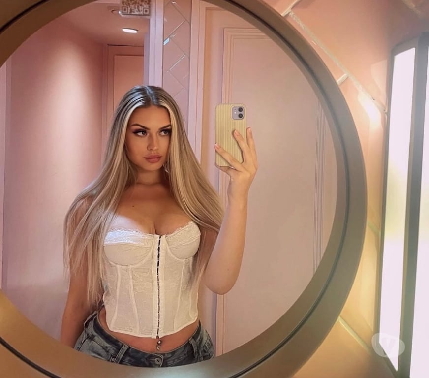 Escorts Essex Thurrock - Essex - Photos for 🔥🅱🆄🆂🆃🆈 🅱🅻🅾🅽🅳🅴🔥