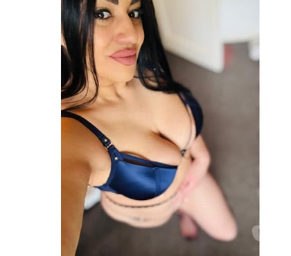 Escort Manchester City Centre Manchester - Photos for LESLIE 🥰PARTY GIRL🥰🥳LET'S FUNN 🥰no rush