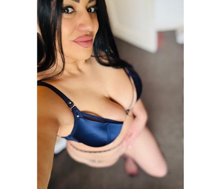 Escort Manchester City Centre Manchester - Photos for LESLIE 🥰PARTY GIRL🥰🥳LET'S FUNN🤪