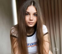 Cute face and small body girl🥰😍