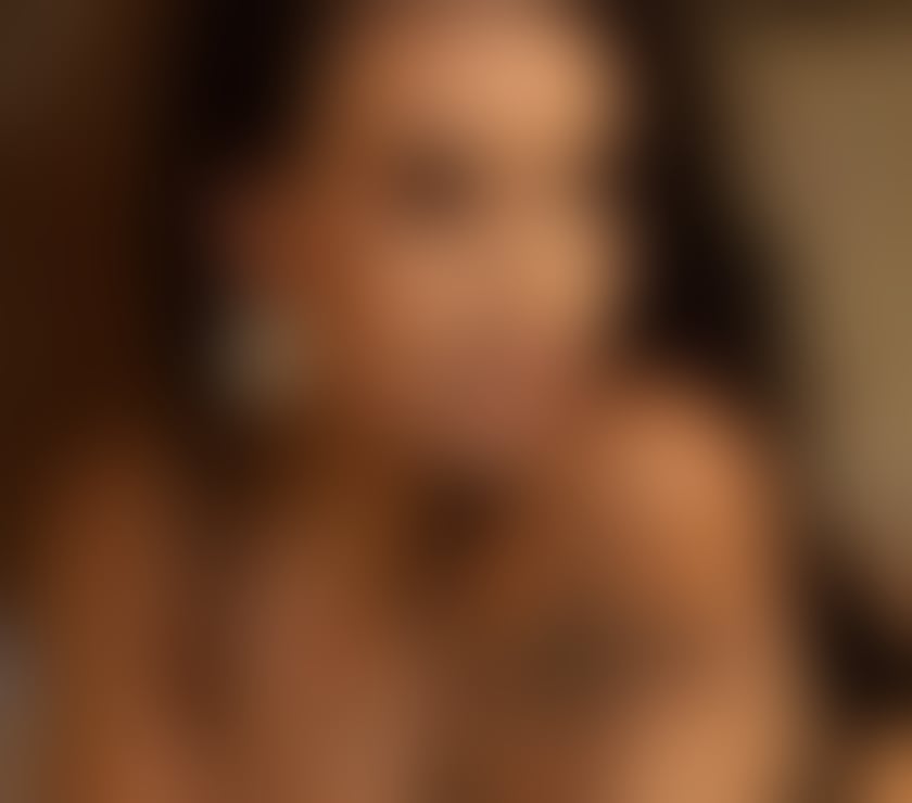 ❤️❤️NEW IN TOWN DELIA❤️❤️