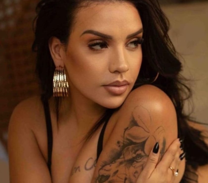 ❤️❤️NEW IN TOWN DELIA❤️❤️